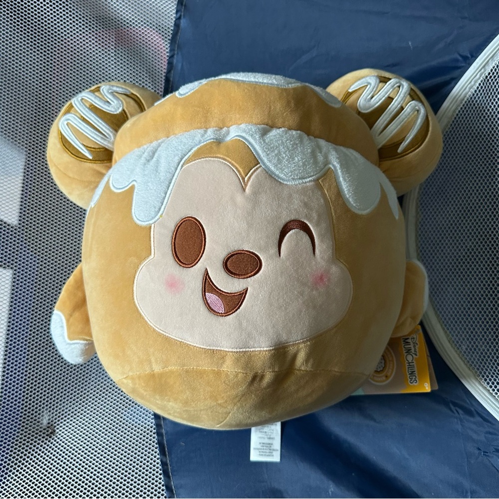 Disney Munchlings Mickey Cinnamon Roll Plush